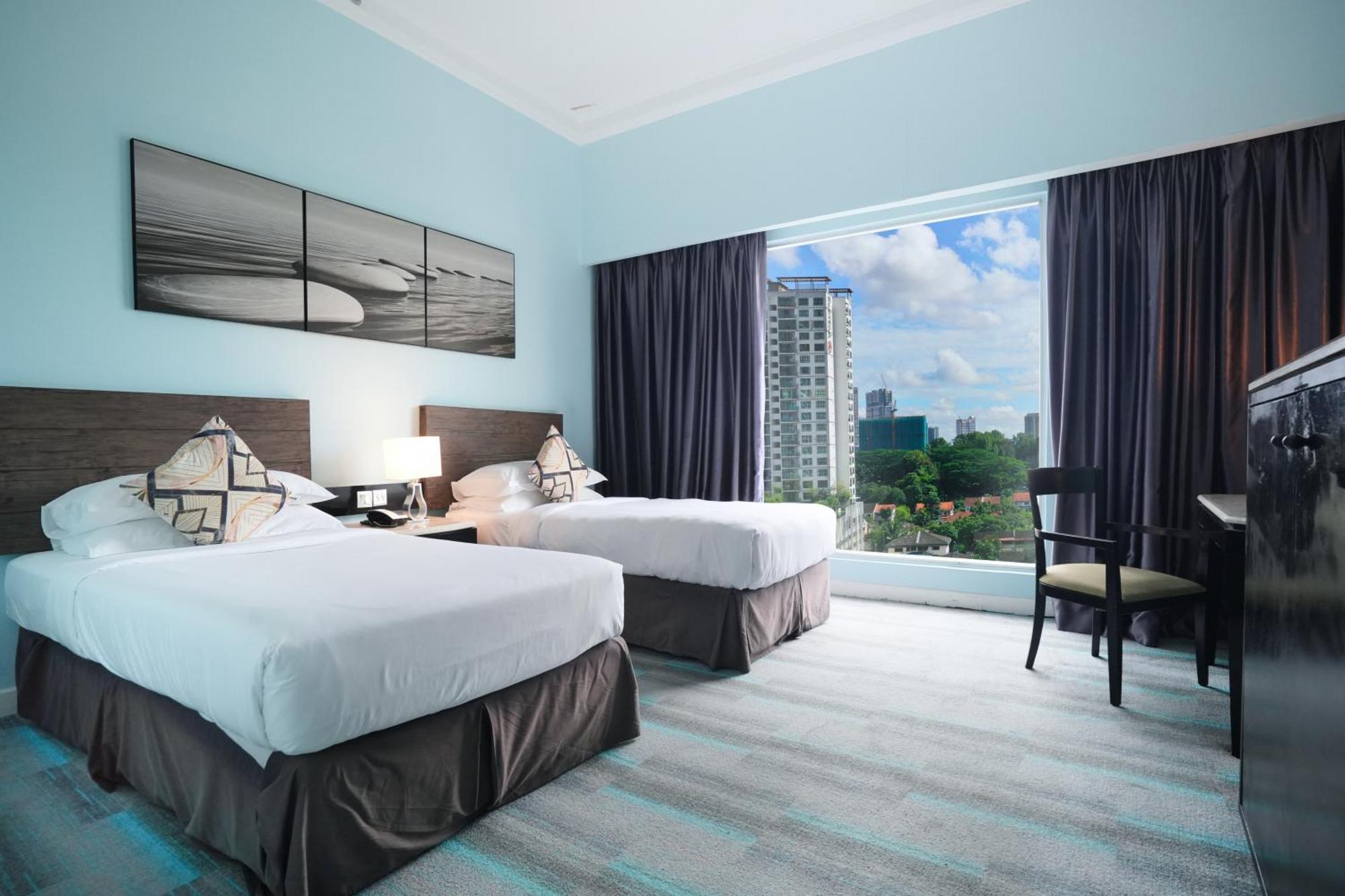 Thistle Johor Bahru Exterior photo Deluxe Room